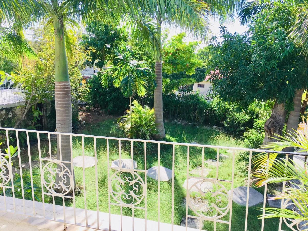 African Symbol Guest House Montego Bay Exterior photo