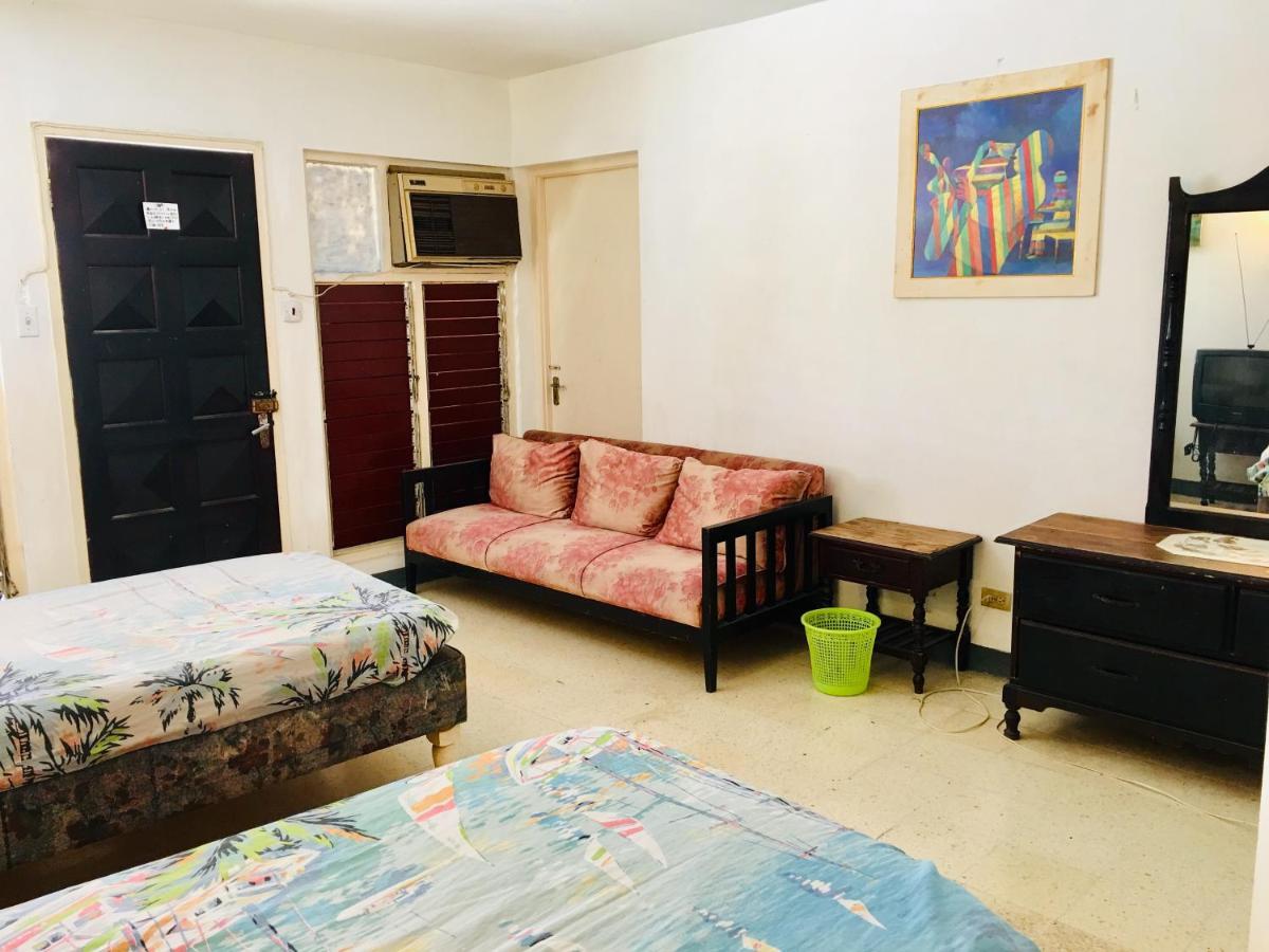 African Symbol Guest House Montego Bay Exterior photo